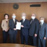 １月６日、日本共産党荒川区議団は、緊急事態宣言の発令にかかわる緊急申し入れを荒川区に対して行いました。